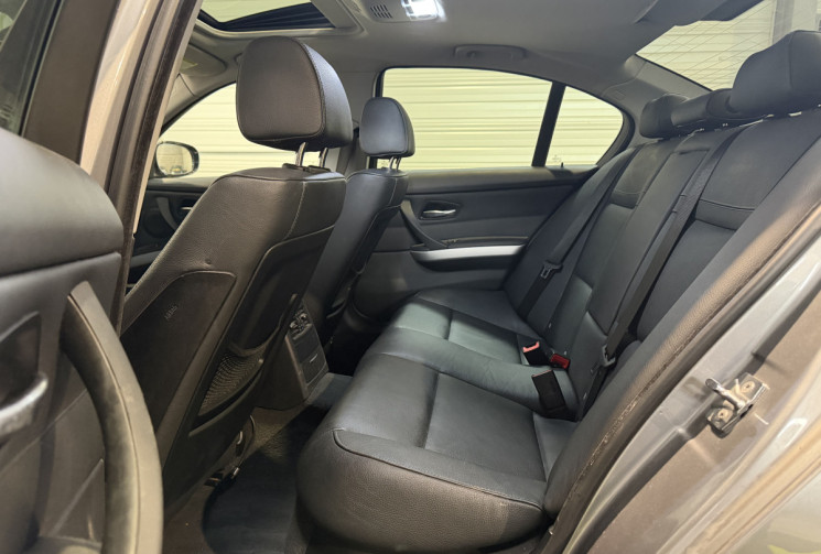 BMW Série 3 328i 3.0 N52 234 + CARPLAY / LIGNE INOX