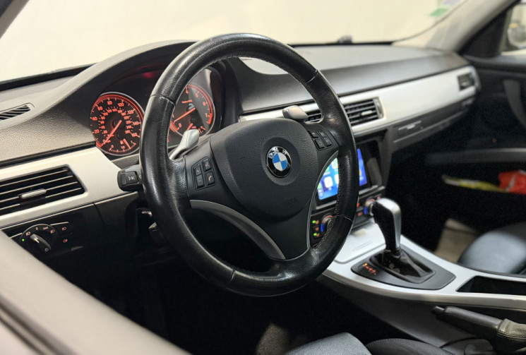 BMW Série 3 328i 3.0 N52 234 + CARPLAY / LIGNE INOX