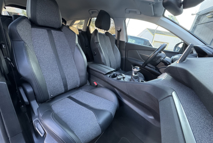 Peugeot 3008  130ch / Carplay / GPS / Kit distri. neuf