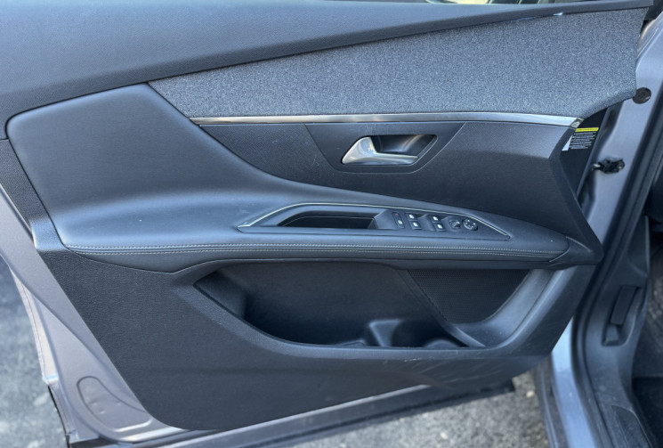 Peugeot 3008  130ch / Carplay / GPS / Kit distri. neuf