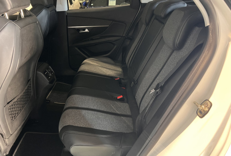 Peugeot 3008 120 CH EAT6 ALLURE 