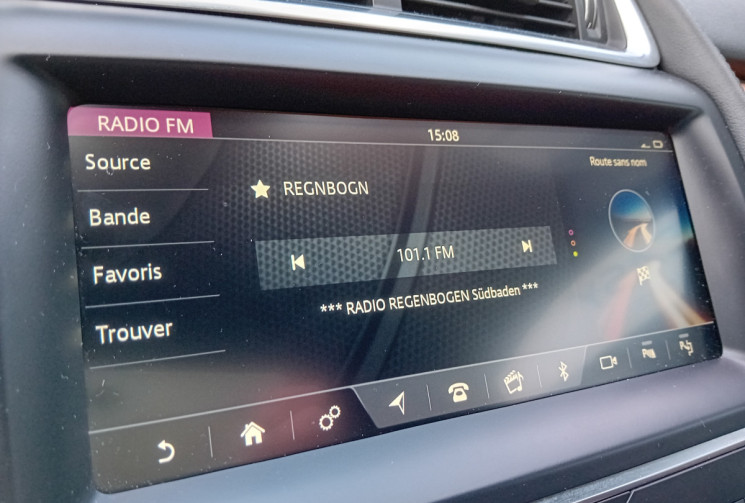 Jaguar E-Pace 180 CV SE AWD - TOIT OUVRANT - SIEGES CUIR - VIRTUAL COCKPIT