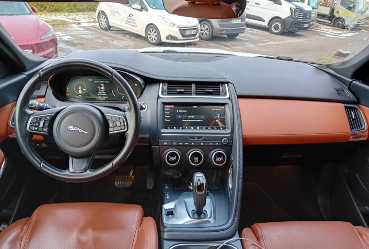 Jaguar E-Pace 180 CV SE AWD - TOIT OUVRANT - SIEGES CUIR - VIRTUAL COCKPIT