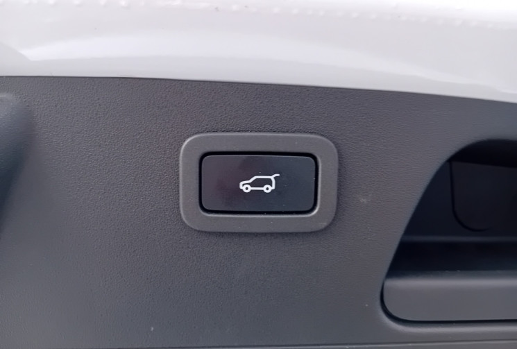 Jaguar E-Pace 180 CV SE AWD - TOIT OUVRANT - SIEGES CUIR - VIRTUAL COCKPIT