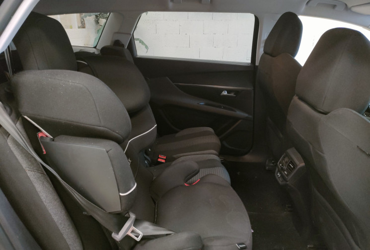 Peugeot 5008 1.5L BlueHDi 130ch SS EAT8 Active Business / RADAR AV + AR / CLIM AUTO / GPS 