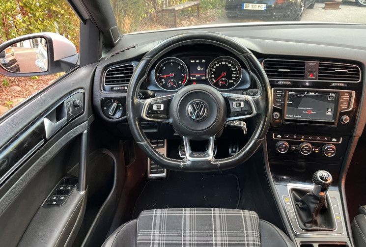 Volkswagen Golf 7 GTD 2.0 TDI 184 / SUIVI D'ENTRETIEN / DYNAUDIO / CAMERA / SIEGES CHAUFFANTS