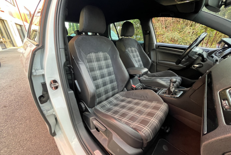 Volkswagen Golf 7 GTD 2.0 TDI 184 / SUIVI D'ENTRETIEN / DYNAUDIO / CAMERA / SIEGES CHAUFFANTS