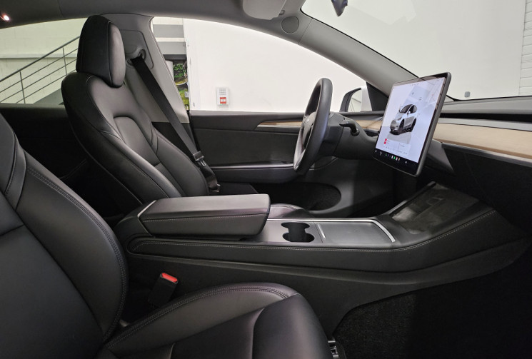 Tesla Model Y performance 534 cv / EAP / attelage d origine / radars av & ar