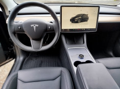 Tesla Model Y Long Range 347 cv