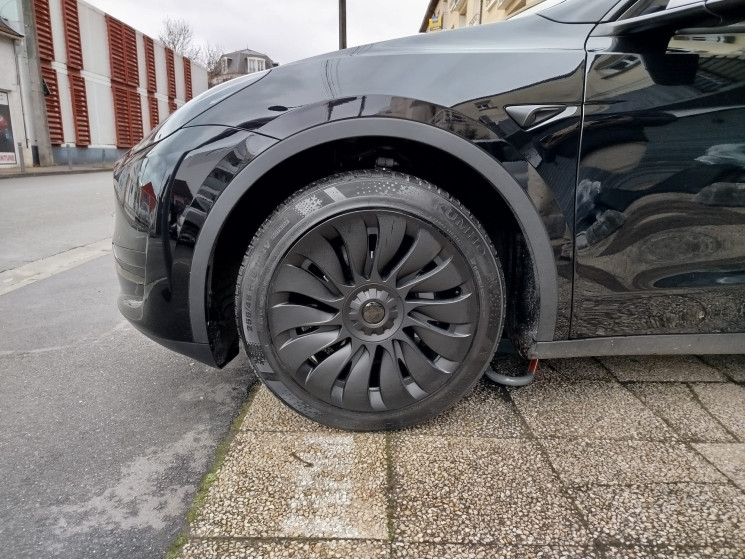 Tesla Model Y Long Range 347 cv