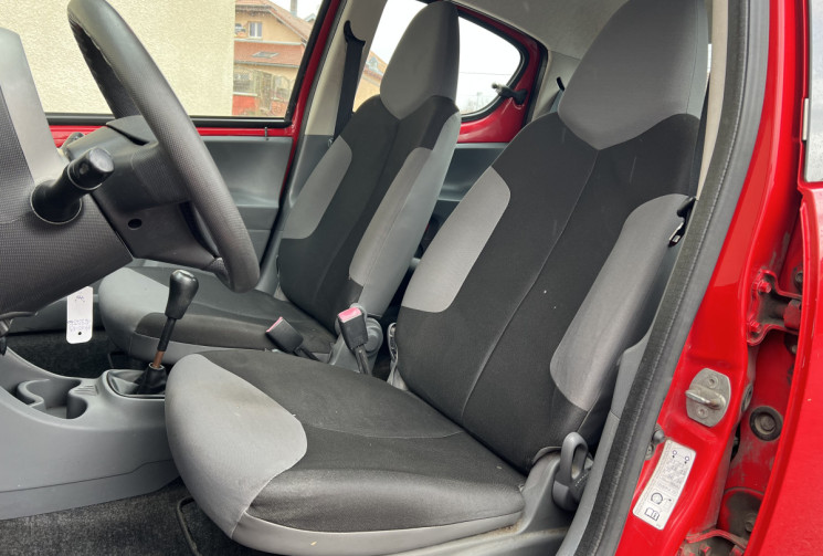 Peugeot 107 5 Portes 1.0 i 12V 68 cv