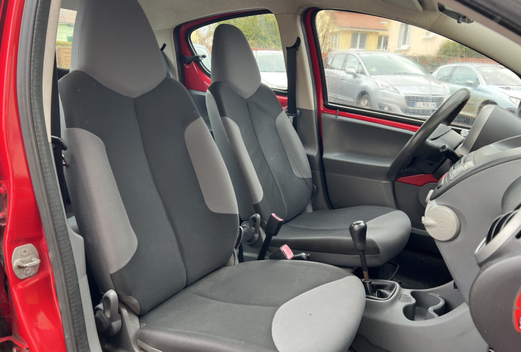 Peugeot 107 5 Portes 1.0 i 12V 68 cv