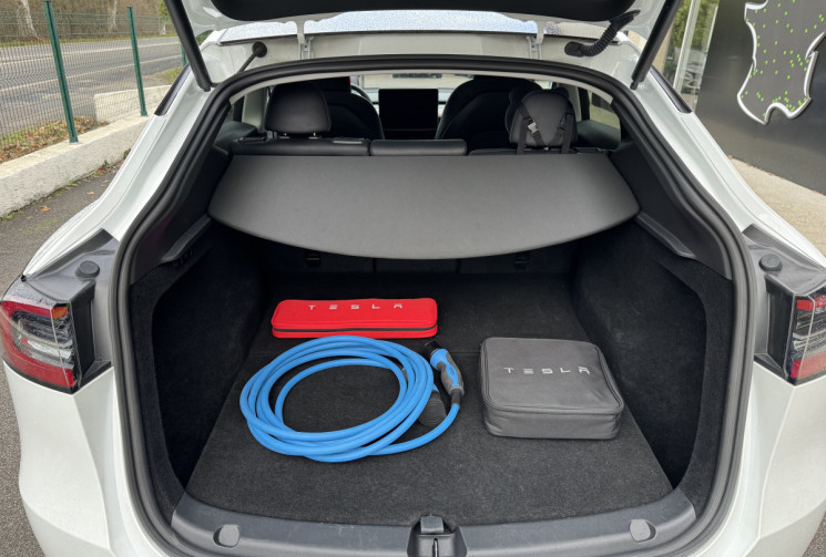 Tesla Model Y Standard RWD 300 ch / 1ere main / TVA apparente / Garantie constructeur 09/2028