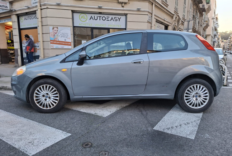 FIAT GRANDE PUNTO 1.4 mpi 95 ch 3 portes