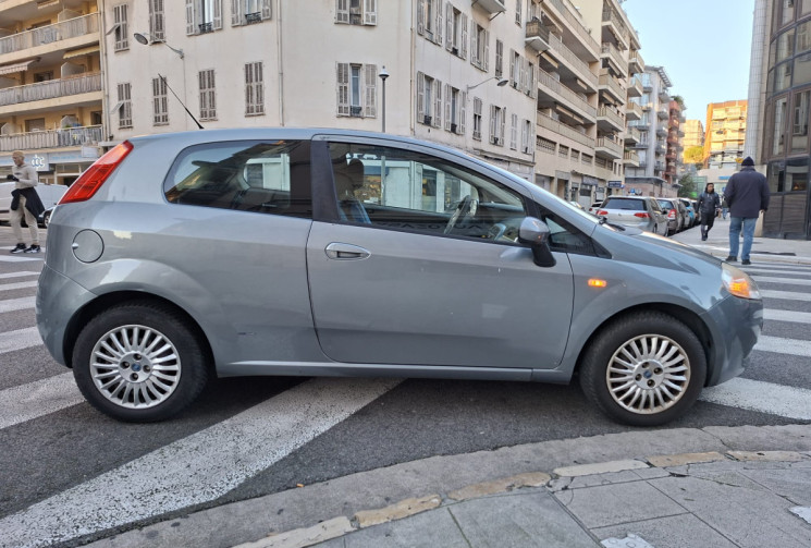 FIAT GRANDE PUNTO 1.4 mpi 95 ch 3 portes