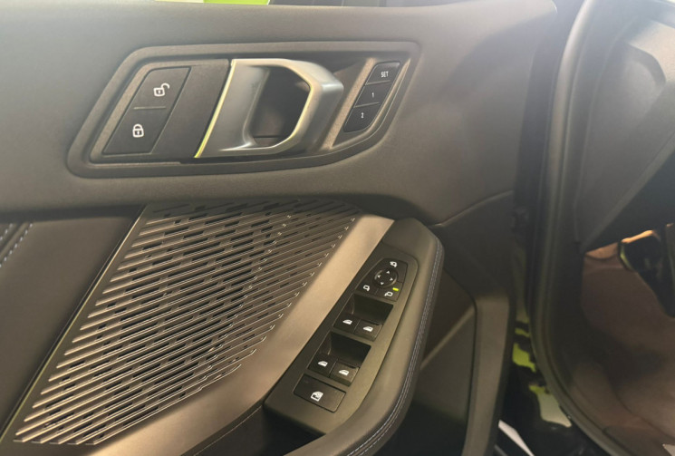 BMW Série 1  DKG7 M Sport 170 * TOIT OUVRANT / SIEGES CHAUFFANT 