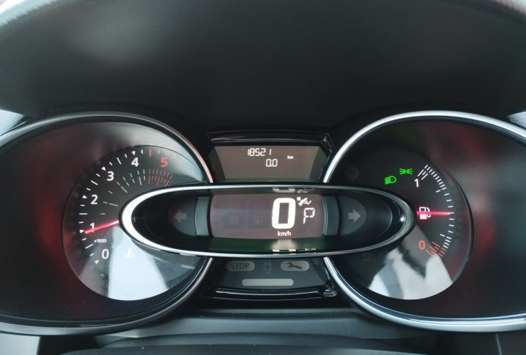 Renault Clio IV (2) 1.5 DCi 90 Energy Intens EDC6 *18.500 KM