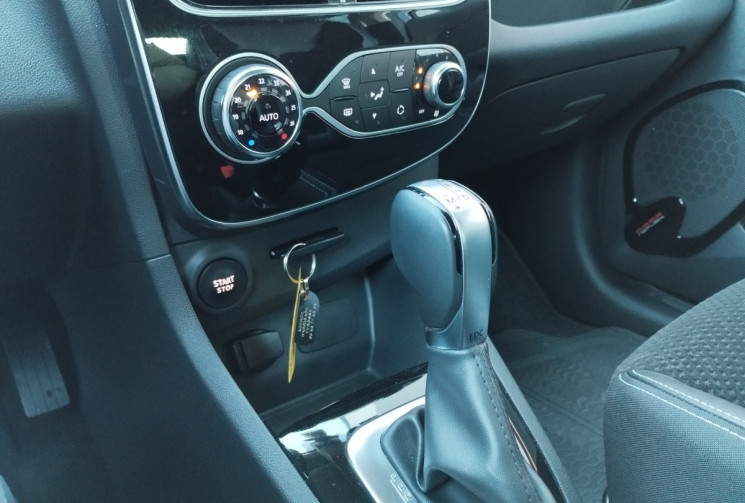 Renault Clio IV (2) 1.5 DCi 90 Energy Intens EDC6 *18.500 KM