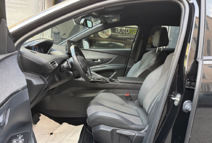 Peugeot 3008 allure 1.2 130 cv / CARPLAY / SIEGES CHAUFFANT / CAMERA / LED / 