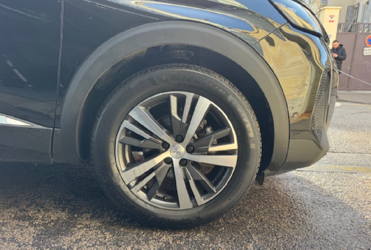 Peugeot 3008 allure 1.2 130 cv / CARPLAY / SIEGES CHAUFFANT / CAMERA / LED / 