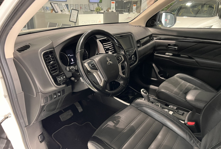 Mitsubishi OUTLANDER 200CH PLUG-IN HYBRID EV 4X4 INSTYLE 