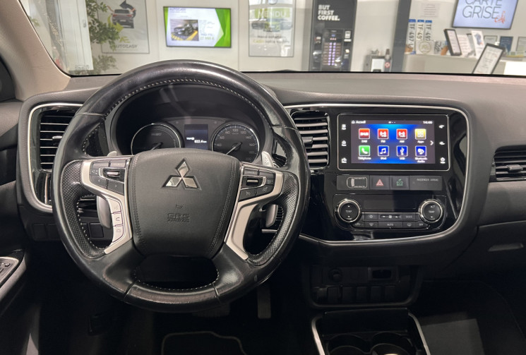 Mitsubishi OUTLANDER 200CH PLUG-IN HYBRID EV 4X4 INSTYLE 