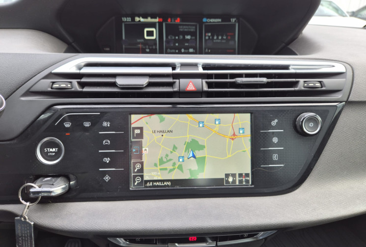 Citroën C4 PICASSO II 2.0 BlueHDi 150CV * DISTRIBUTION OK * 4 Pneu Neuf * CARNET COMPLET