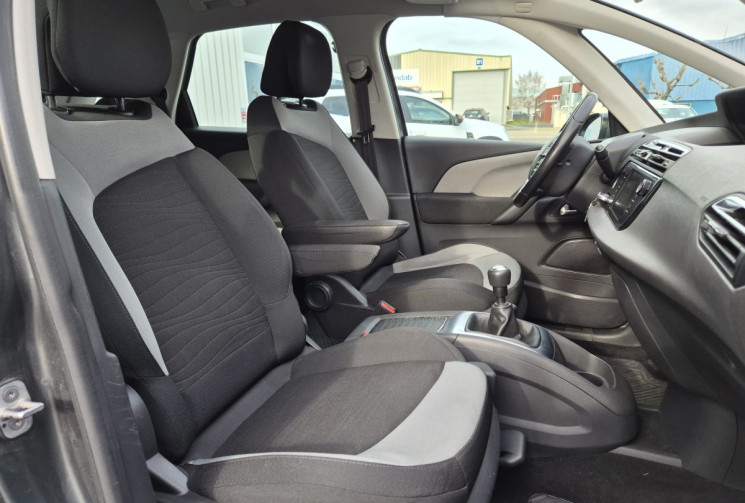 Citroën C4 PICASSO II 2.0 BlueHDi 150CV * DISTRIBUTION OK * 4 Pneu Neuf * CARNET COMPLET