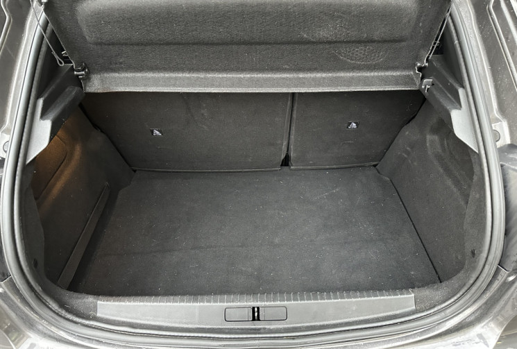 Peugeot 208 GT Line 1.5 Hdi 100 ch / Carplay / Camera / Lumière ambiance / Entretien à jour