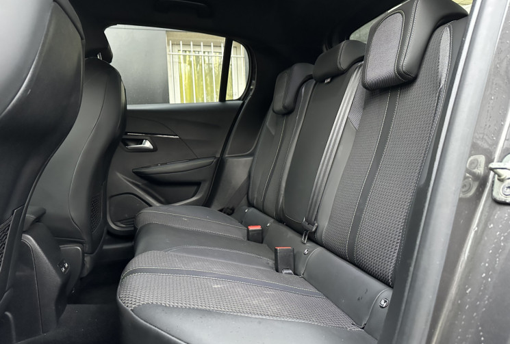 Peugeot 208 GT Line 1.5 Hdi 100 ch / Carplay / Camera / Lumière ambiance / Entretien à jour