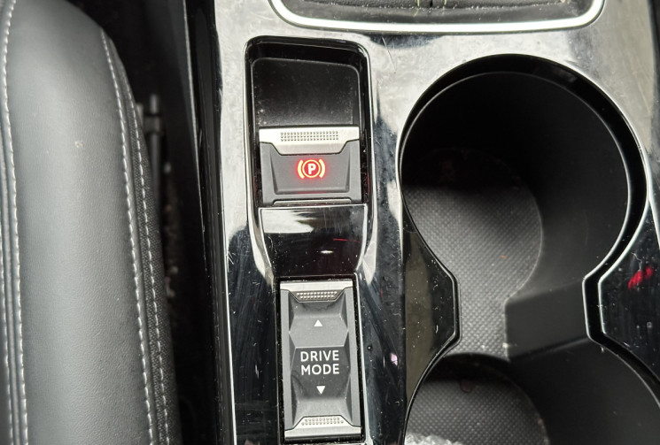 Peugeot 208 GT Line 1.5 Hdi 100 ch / Carplay / Camera / Lumière ambiance / Entretien à jour