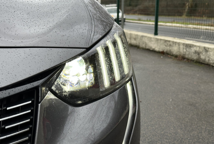 Peugeot 208 GT Line 1.5 Hdi 100 ch / Carplay / Camera / Lumière ambiance / Entretien à jour