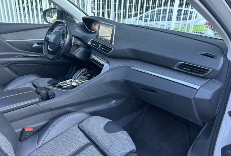 Peugeot 3008 II 1.5 BlueHDi EAT8 130 Allure business Toit Ouvrant / Sièges chauffants / Bluetooth