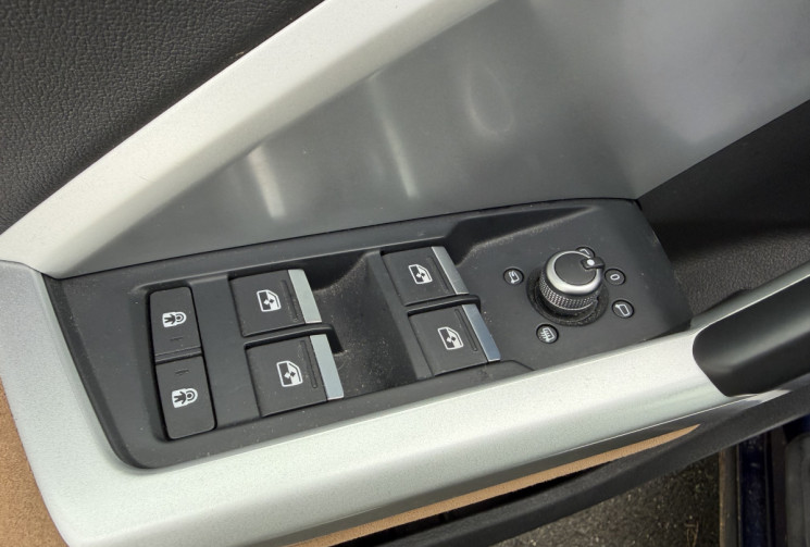 Audi Q3 2.0 40 TDi  DESIGN LUXE QUATTRO S-TRONIC 7