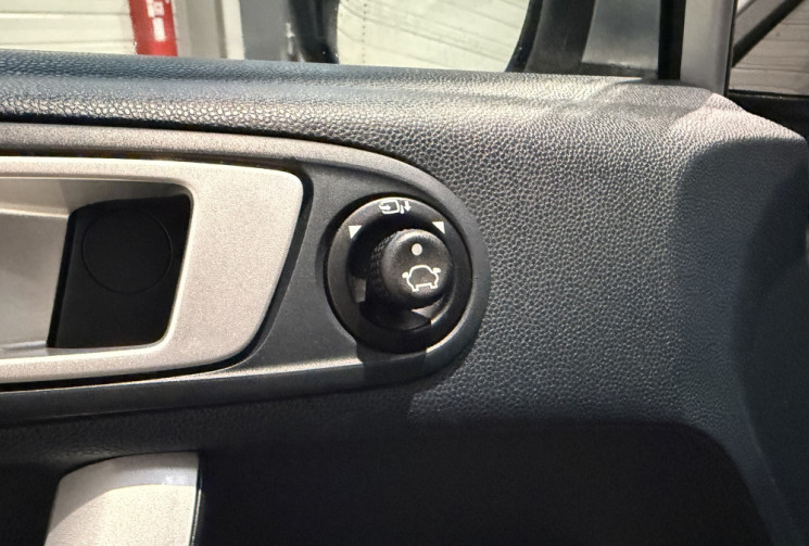 Ford Fiesta 1,4 95 Titanium 5p - Distri OK 