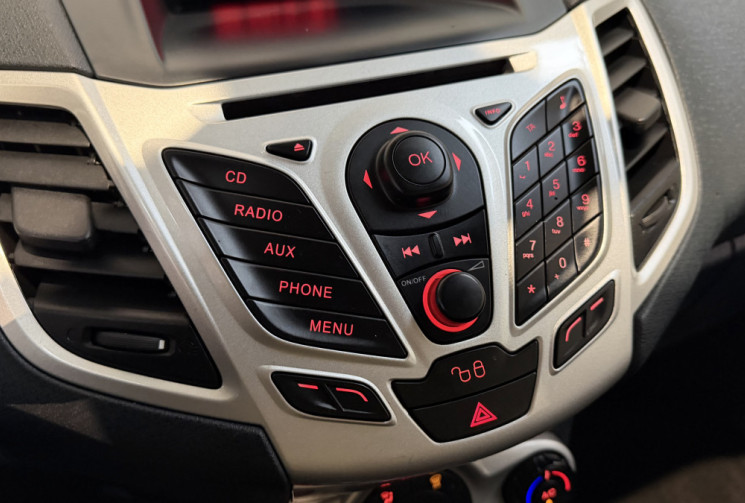 Ford Fiesta 1,4 95 Titanium 5p - Distri OK 