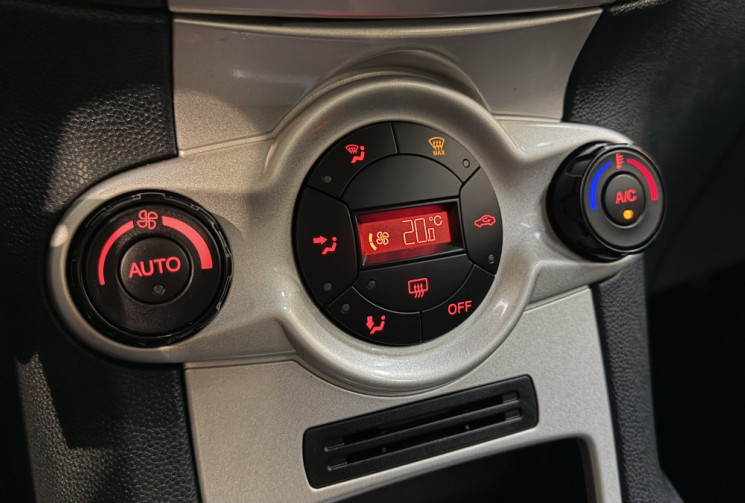 Ford Fiesta 1,4 95 Titanium 5p - Distri OK 