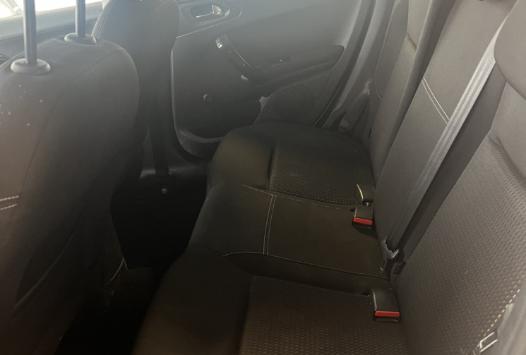 Peugeot 208  110 Tech Edition / CarPlay / Régulateur / Caméra de recul