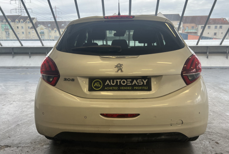 Peugeot 208  110 Tech Edition / CarPlay / Régulateur / Caméra de recul