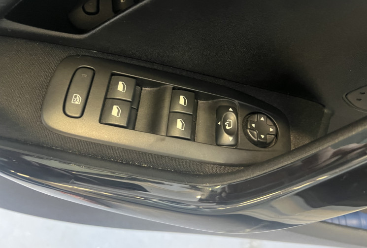 Peugeot 208  110 Tech Edition / CarPlay / Régulateur / Caméra de recul