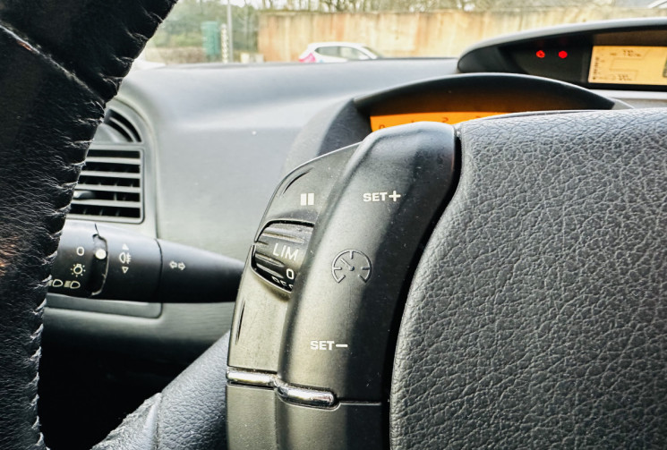 Citroën C4 1.6 HDI 90ch Ambiance 1ère main / Attelage