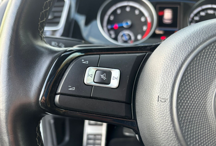 Volkswagen Golf VII R 310ch Phase II / 4Motion DSG7 / Immat FR / Suivi VW
