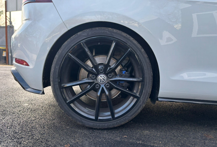 Volkswagen Golf VII R 310ch Phase II / 4Motion DSG7 / Immat FR / Suivi VW