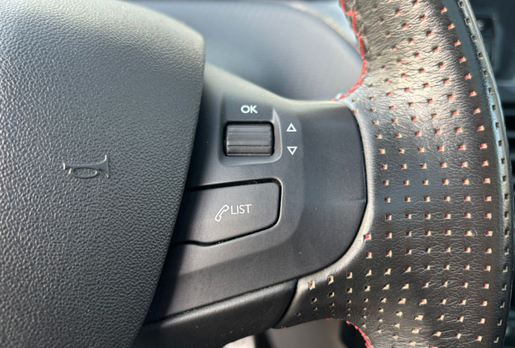 Peugeot 208 Boite auto 1.2 PureTech 110ch GT Line / Kit distri. fait