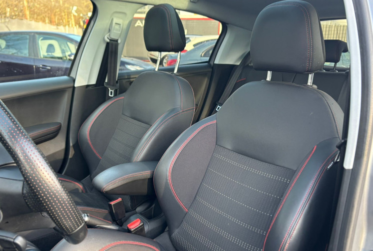 Peugeot 208 Boite auto 1.2 PureTech 110ch GT Line / Kit distri. fait