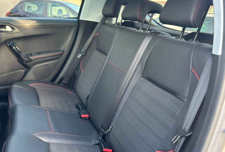 Peugeot 208 Boite auto 1.2 PureTech 110ch GT Line / Kit distri. fait