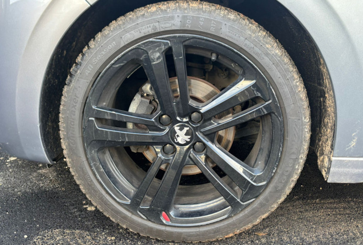 Peugeot 208 Boite auto 1.2 PureTech 110ch GT Line / Kit distri. fait