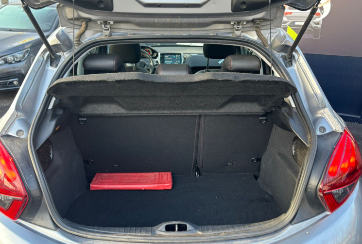 Peugeot 208 Boite auto 1.2 PureTech 110ch GT Line / Kit distri. fait