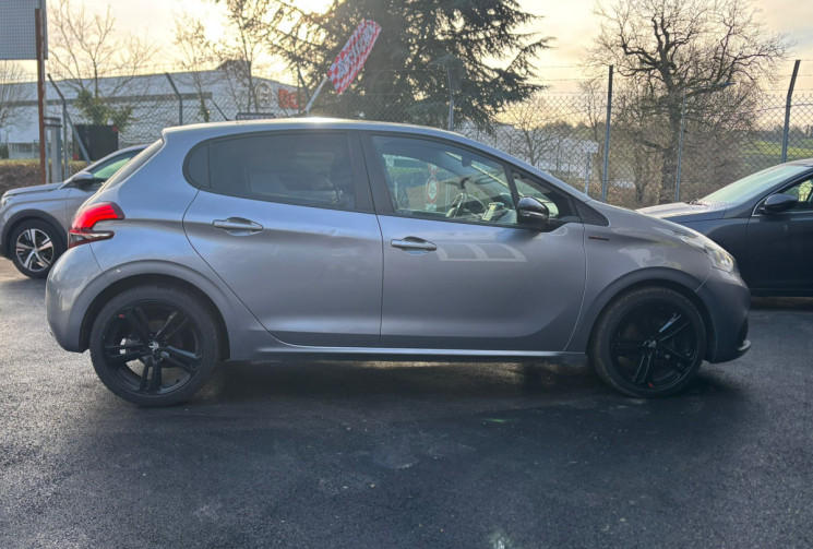 Peugeot 208 Boite auto 1.2 PureTech 110ch GT Line / Kit distri. fait