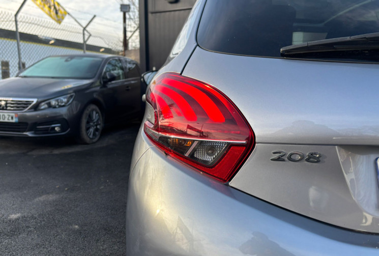 Peugeot 208 Boite auto 1.2 PureTech 110ch GT Line / Kit distri. fait